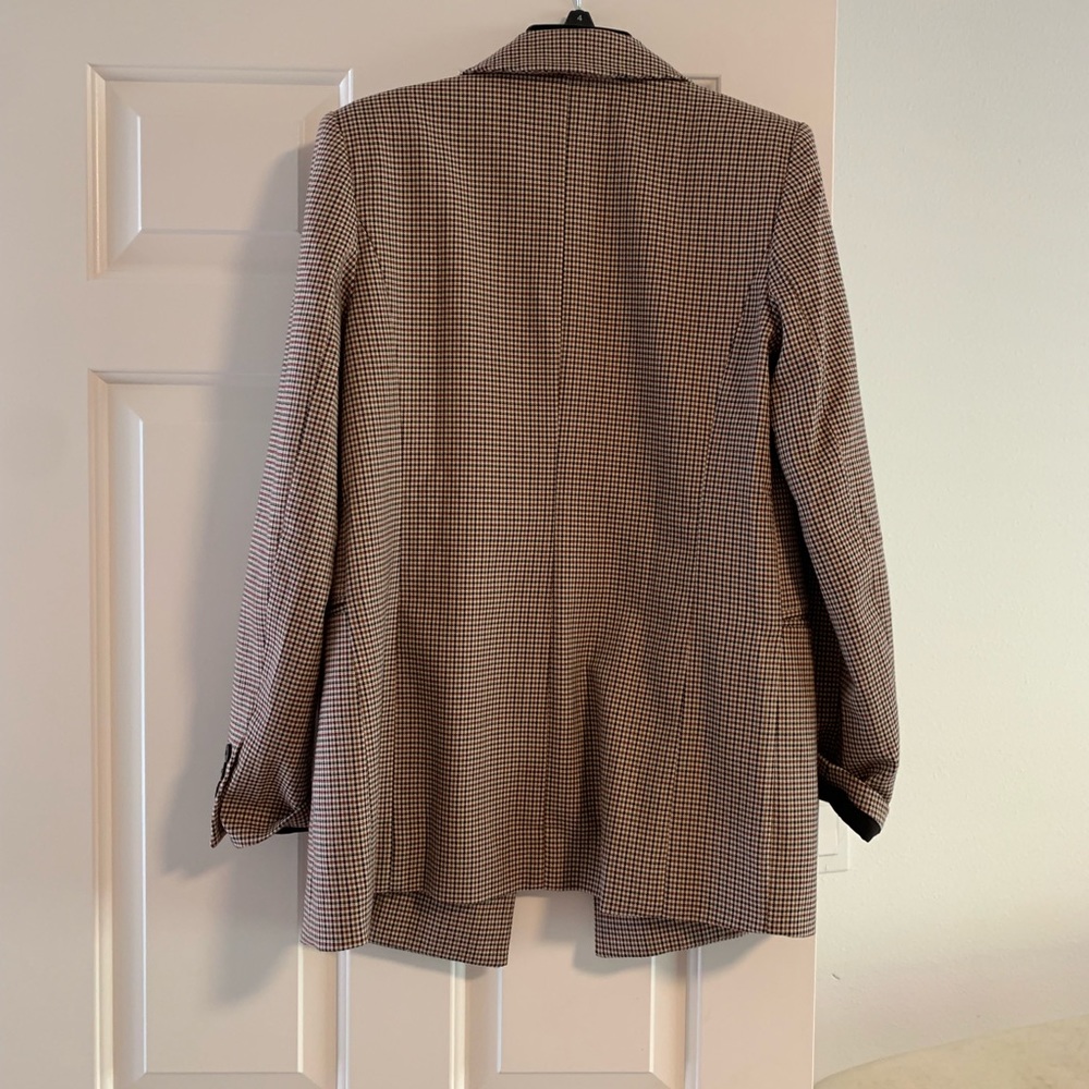 Blazer - Picture 4 of 4